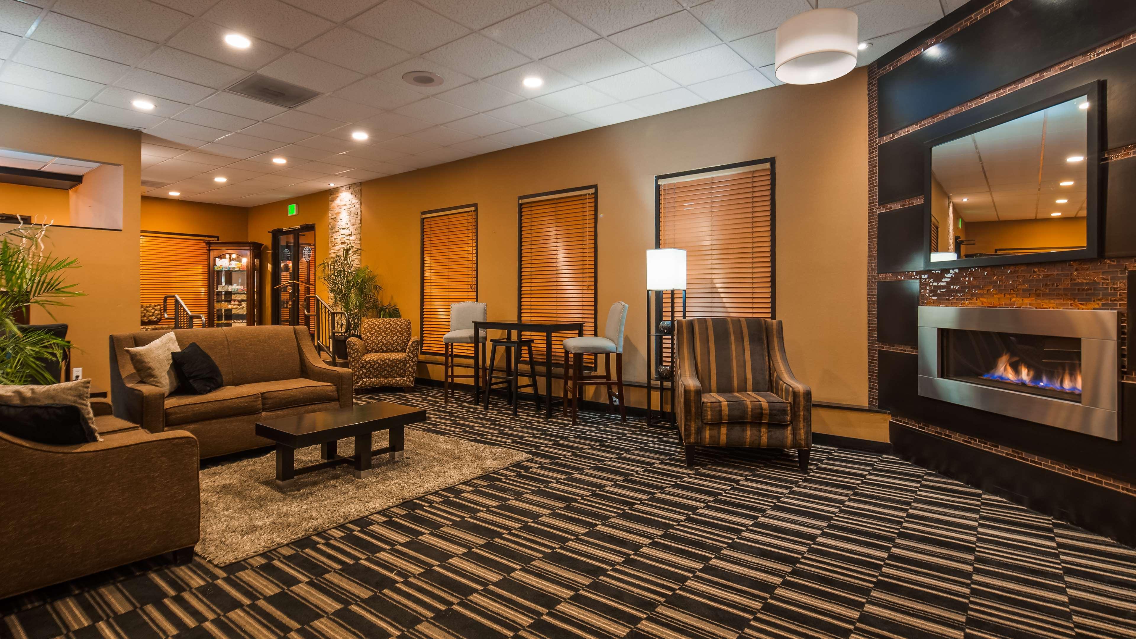 Best Western Yuma Mall Hotel & Suites Exterior photo